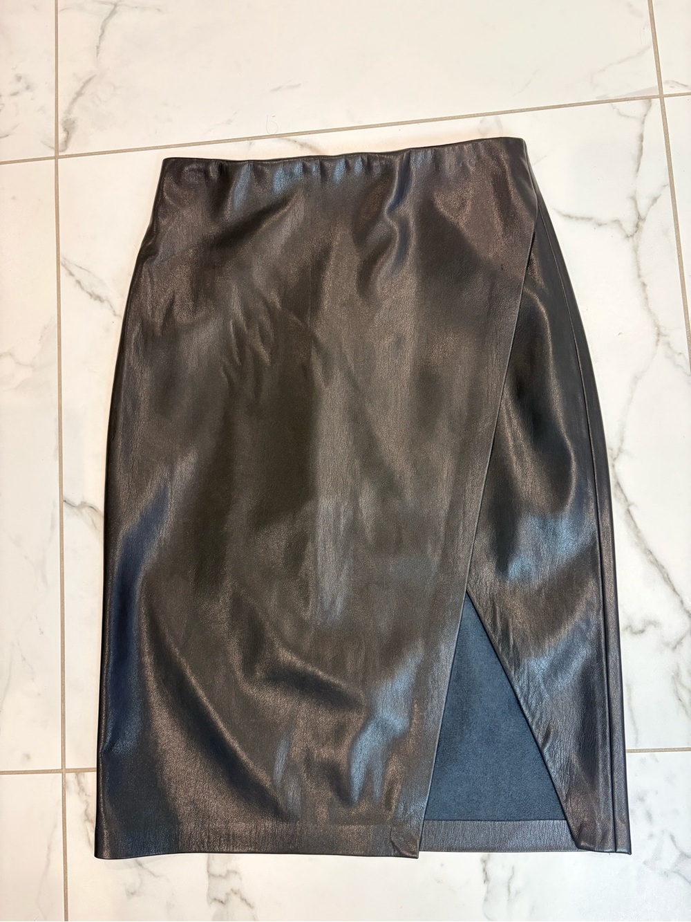 Alice + Olivia "Siobhan" Faux Wrap Faux Leather Pencil Skirt sz 6